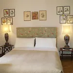 Bed and breakfast Crociferi 4*
