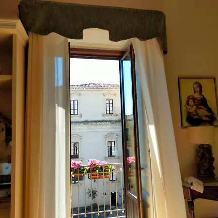 Crociferi Bed and breakfast 4*
