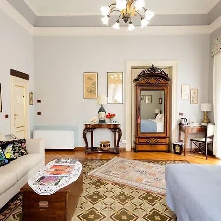 ベッド・アンド・ブレックファスト Crociferi