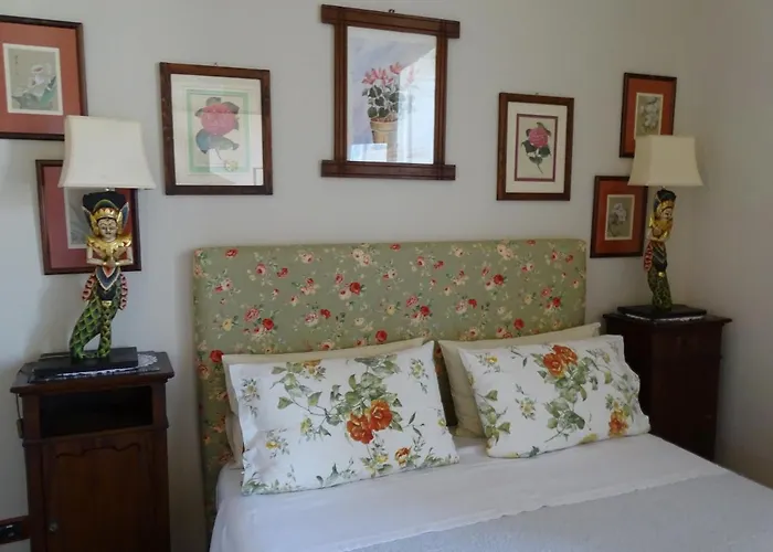 Bed & Breakfast Crociferi 4*